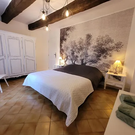 Domaine De Pierrerousse Bed & Breakfast
